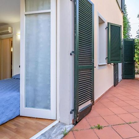 Апартаменты Piana Di Solaro Modern Flat & Swimming Pool Леричи Экстерьер фото