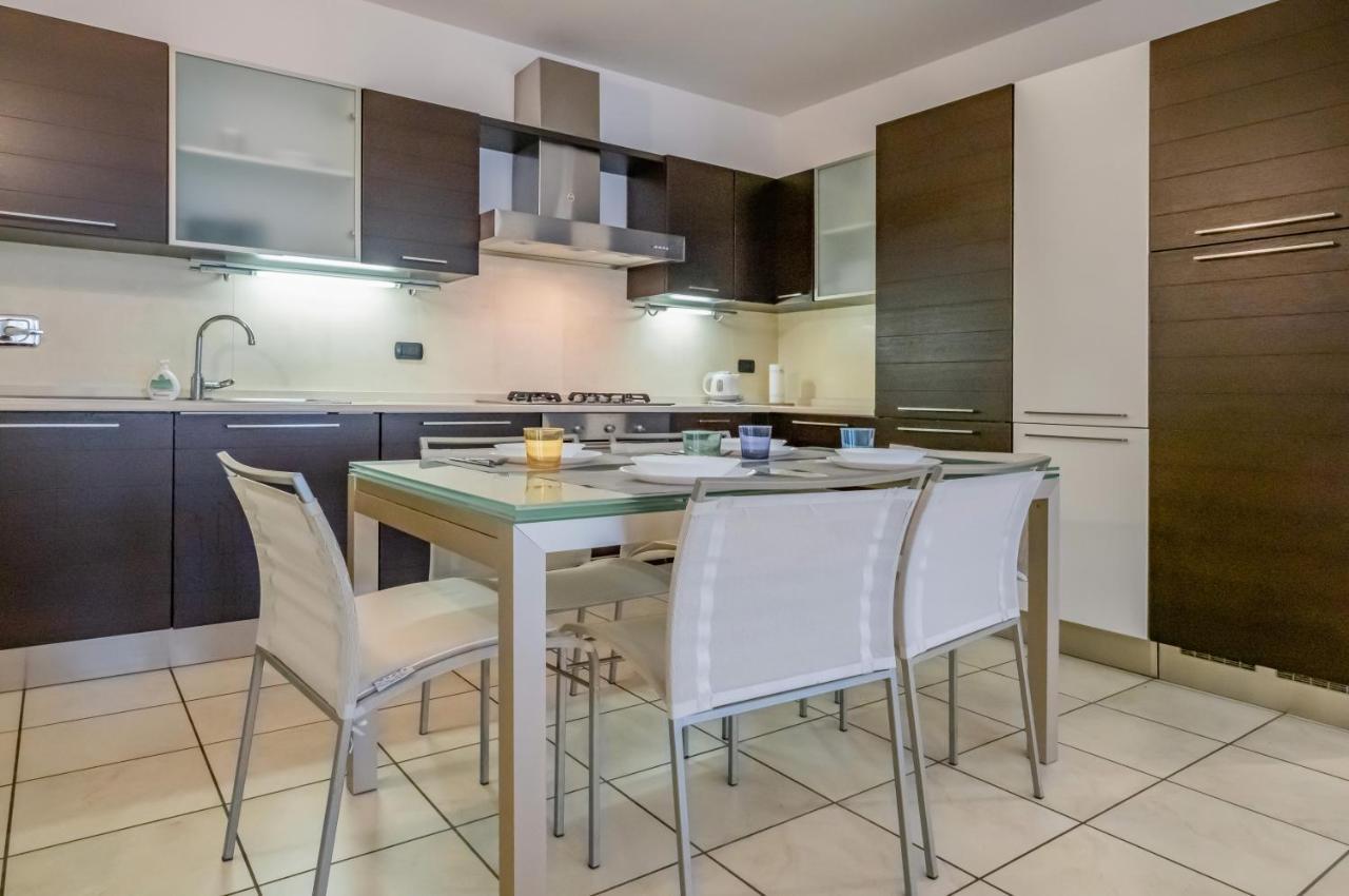 Апартаменты Piana Di Solaro Modern Flat & Swimming Pool Леричи Экстерьер фото